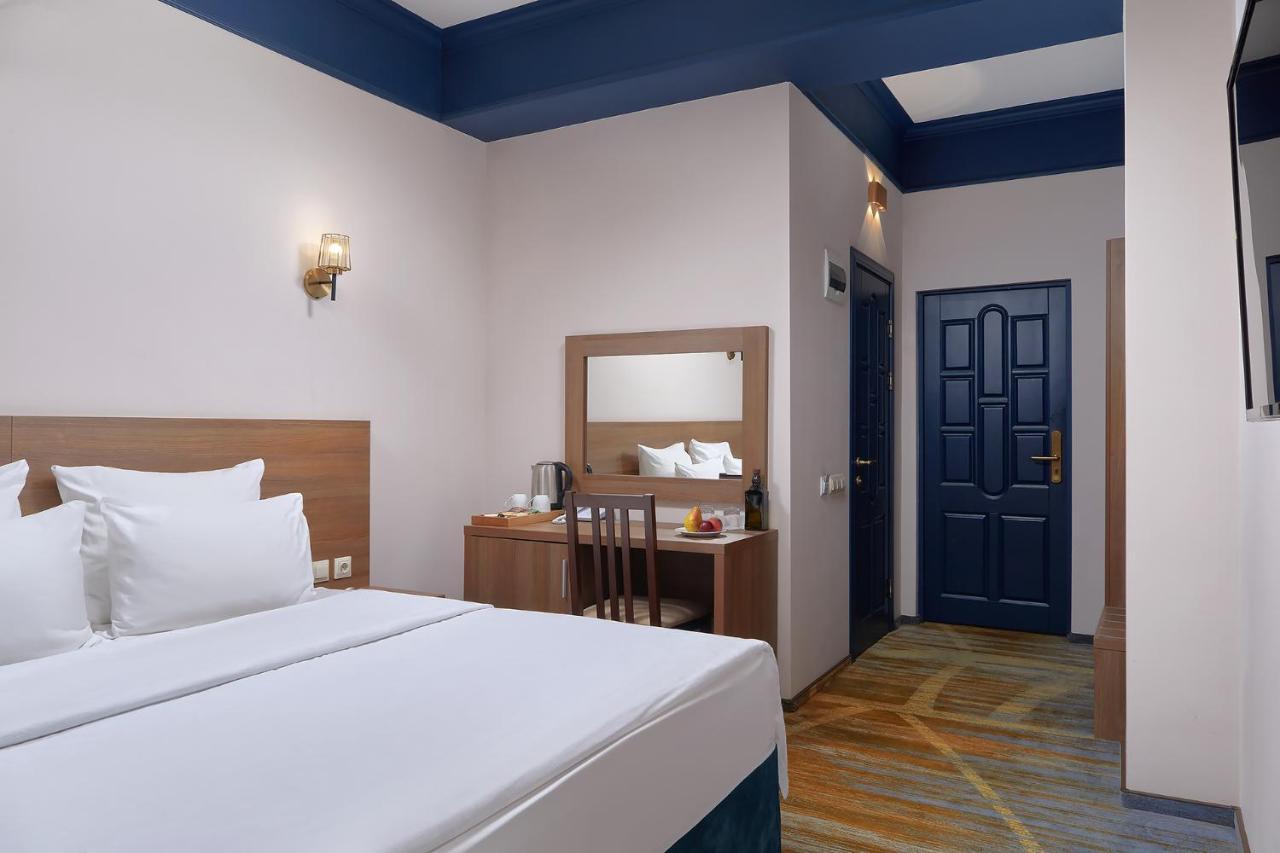 Garuda Boutique Hotel スフミ エクステリア 写真