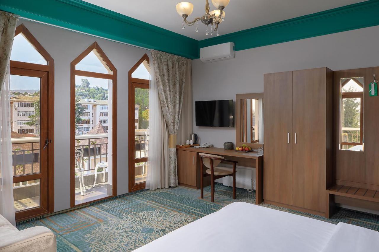 Garuda Boutique Hotel スフミ エクステリア 写真