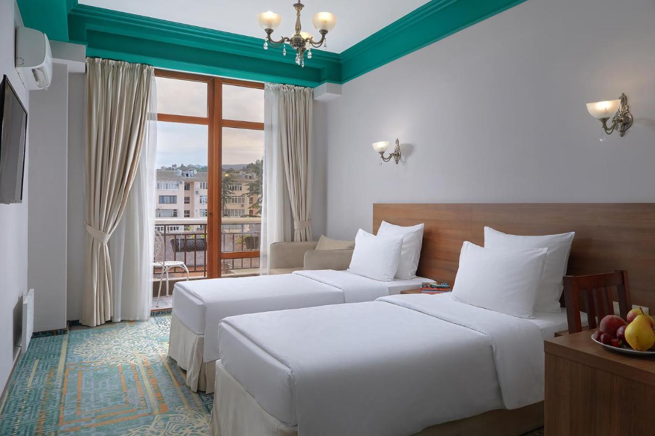 Garuda Boutique Hotel スフミ エクステリア 写真