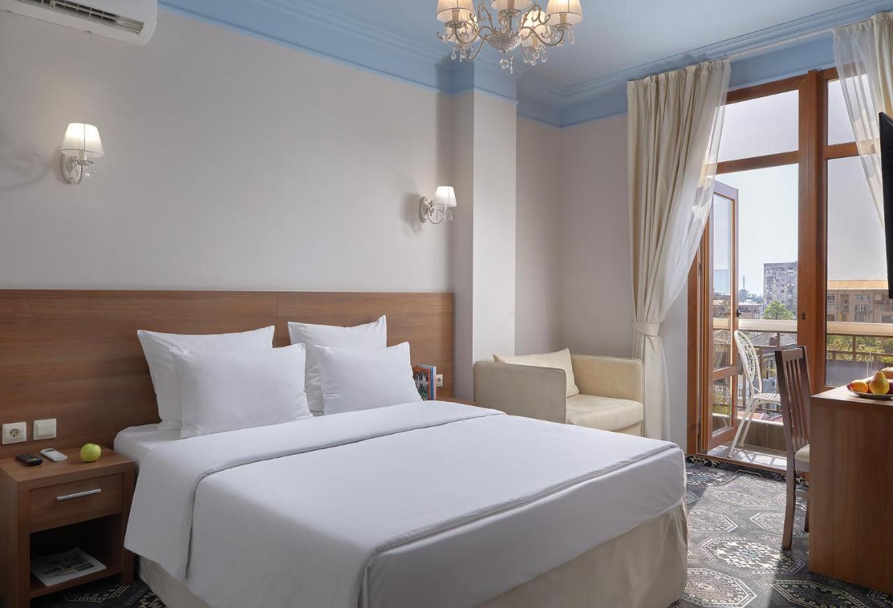 Garuda Boutique Hotel スフミ エクステリア 写真